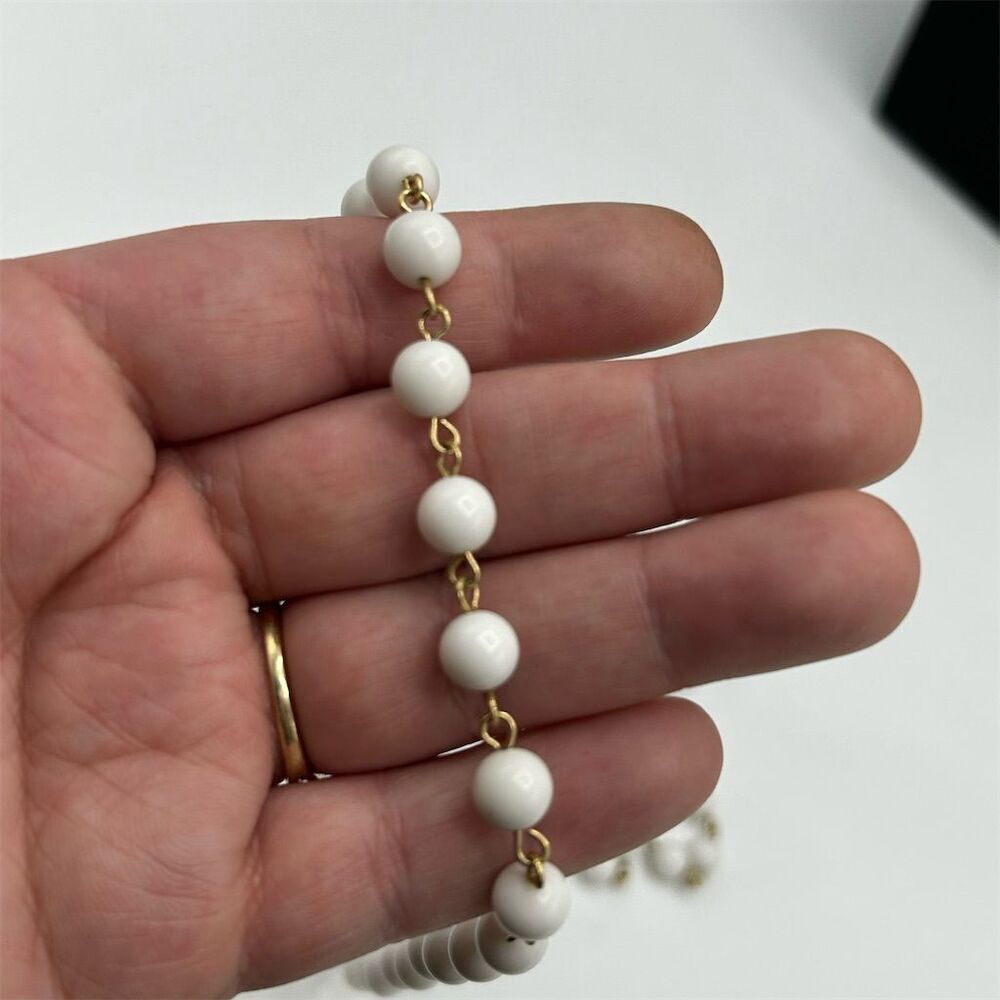 Avon White Beaded Necklace with Teardrop Accents Wedding Jewelry - Picture 2 of 4